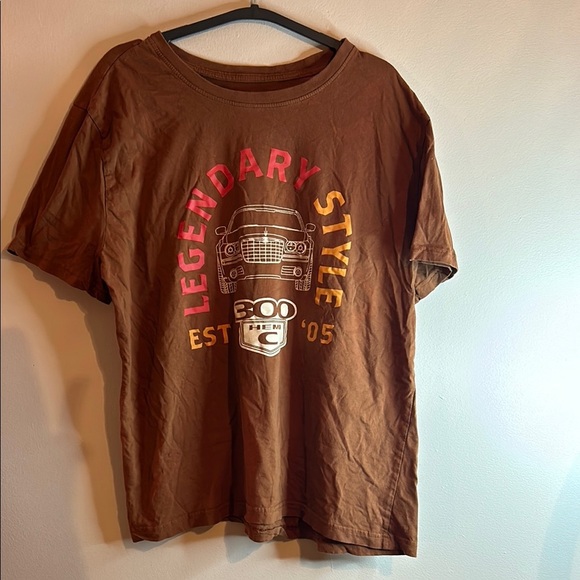 Chrysler Brown Graphic Tee - Picture 1 of 8